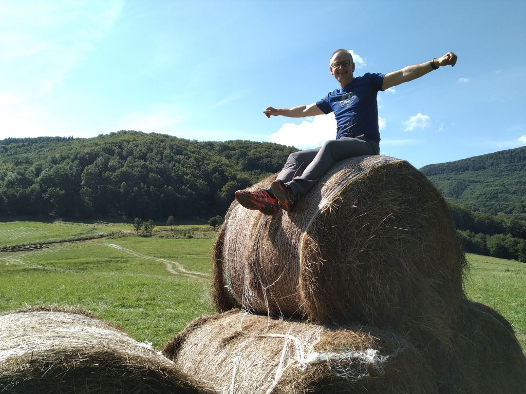 Stohy slamy pri lesníckej chate