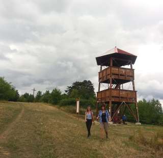 Za rozhľadňou Pod tromi krížmi končí poškodená krížová cesta