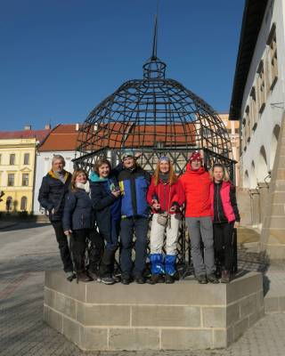 A sme v klietke hanby