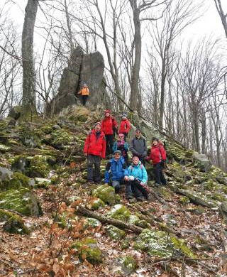 Účastníci pred Onderkovým kameňom