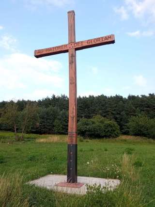 Kríž pri poľovníckom altánku