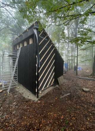 Útulňa pred dokončením