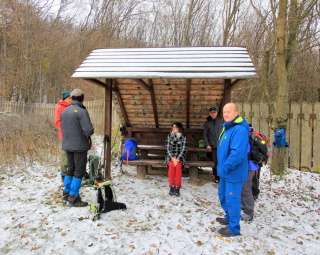 Pod prístreškom sme si dopriali obedňajšiu pauzu