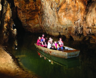 Plavba v jaskyni Domica