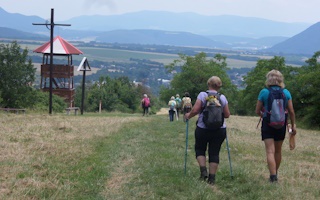 Na vrchu Šanec nad Sabinovom (465 m n.m.) s rozhľadňou a krížmi