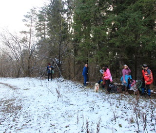 V tomto mieste ŽTZ odbočuje vľavo, pribudlo trochu snehu