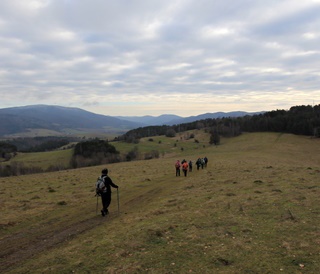 Pasienky medzi kótou Svíbik a Gavart... v najnižšom mieste sme odbočili do obce Hrišovce