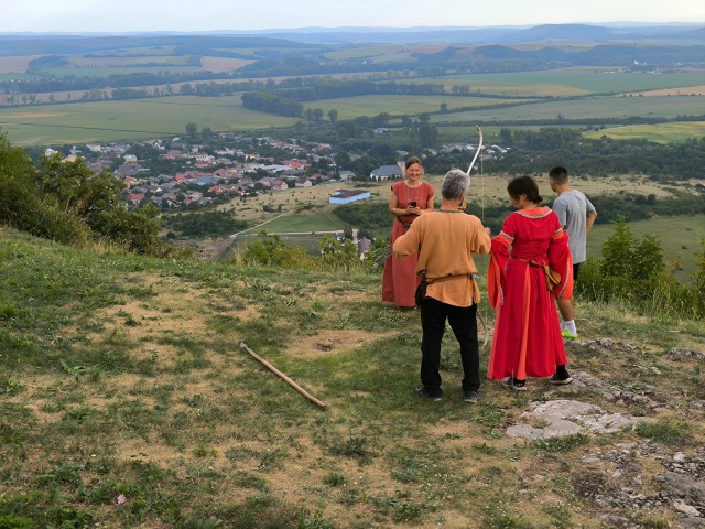 Pali učí strieľať z luku