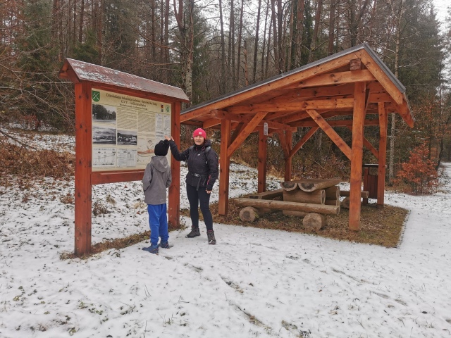 Na lesnom náučnom chodníku